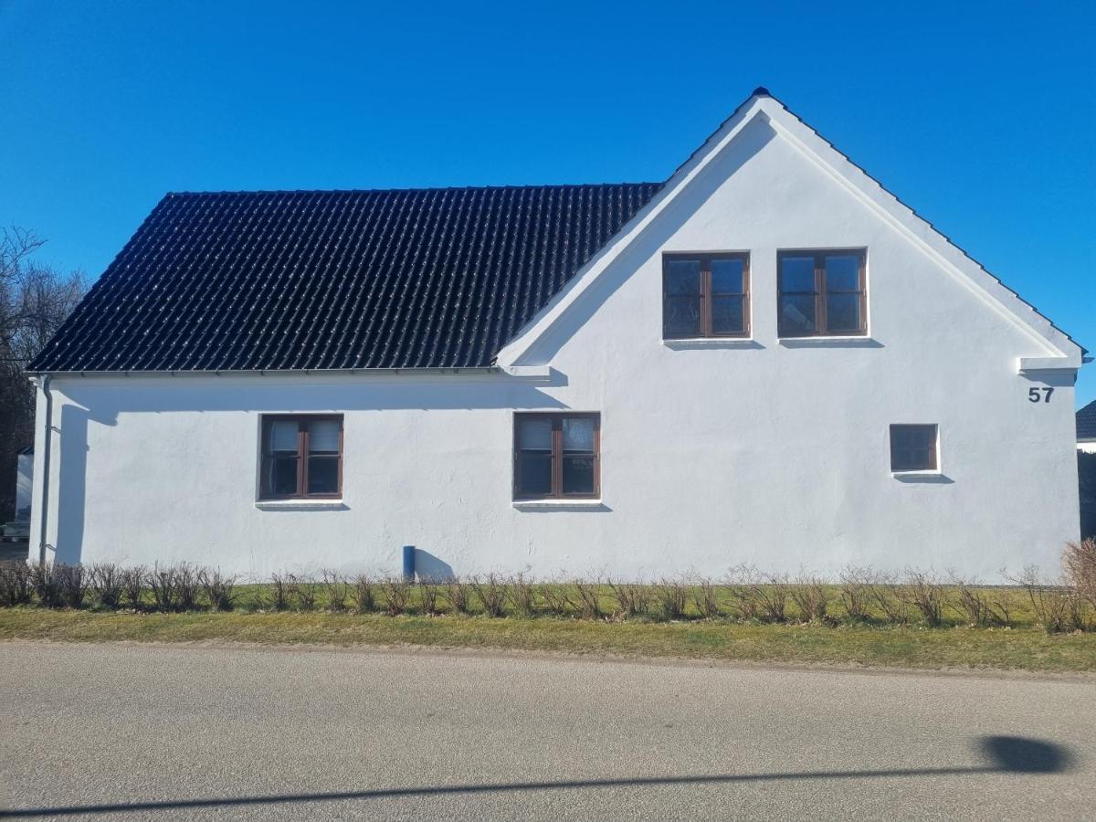 Elling Bed & Breakfast Фредериксхавн Экстерьер фото